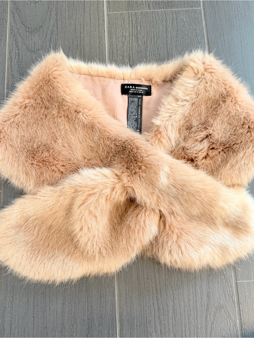 ZARA Plush Faux Fur Collar in Warm Beige